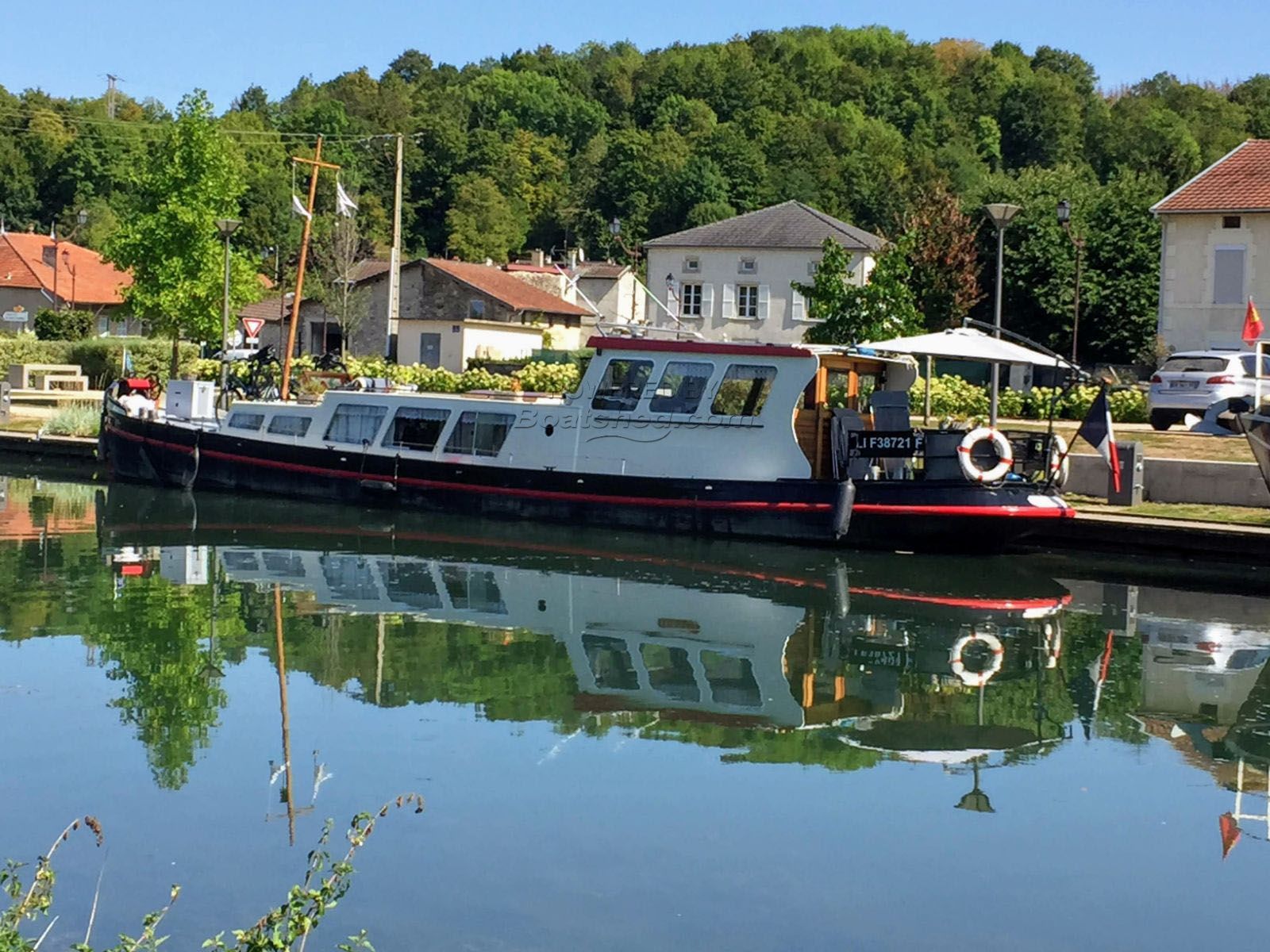 Dutch Barge Luxe Motor