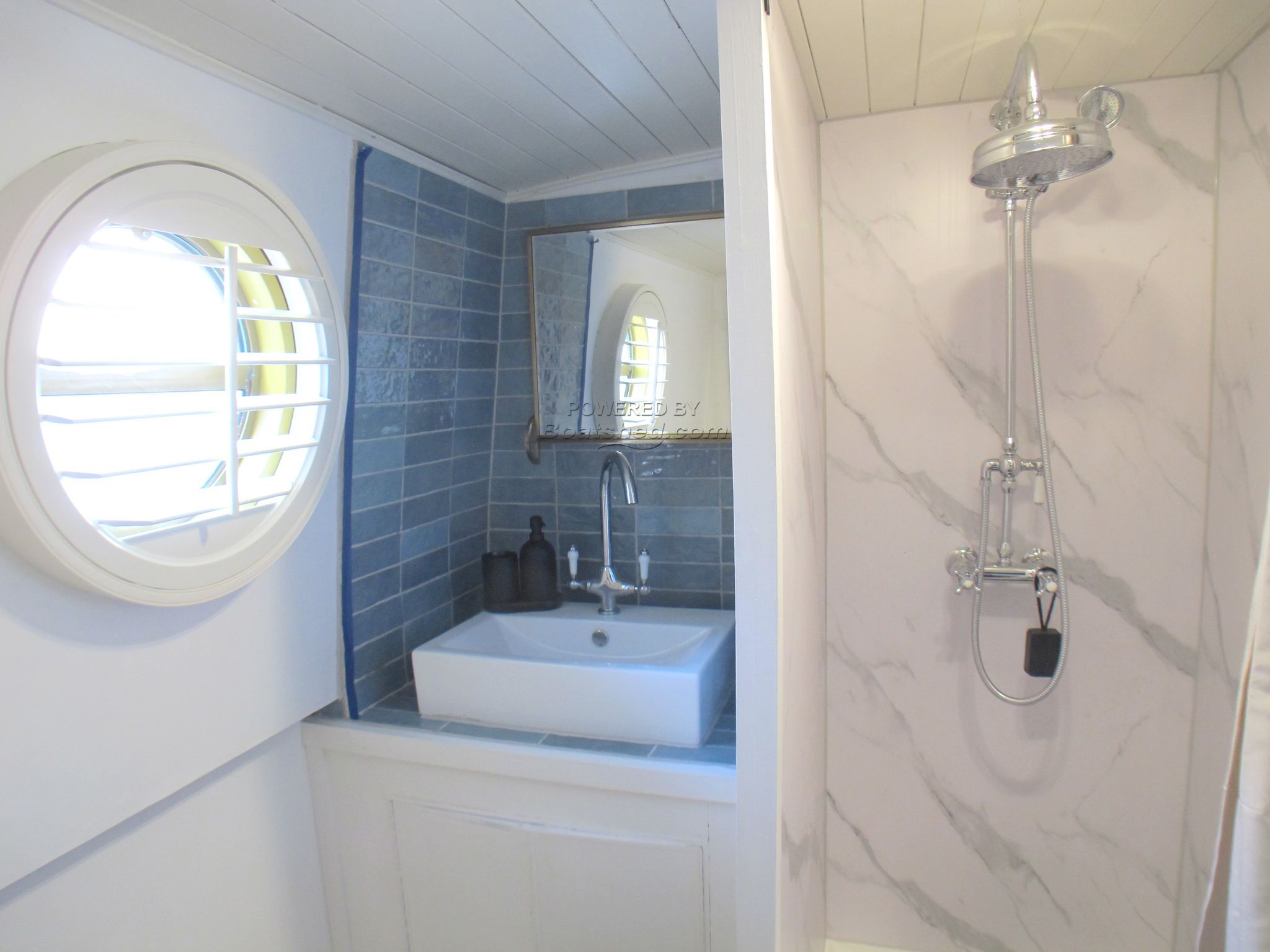 Wide Beam 61ft with London mooring