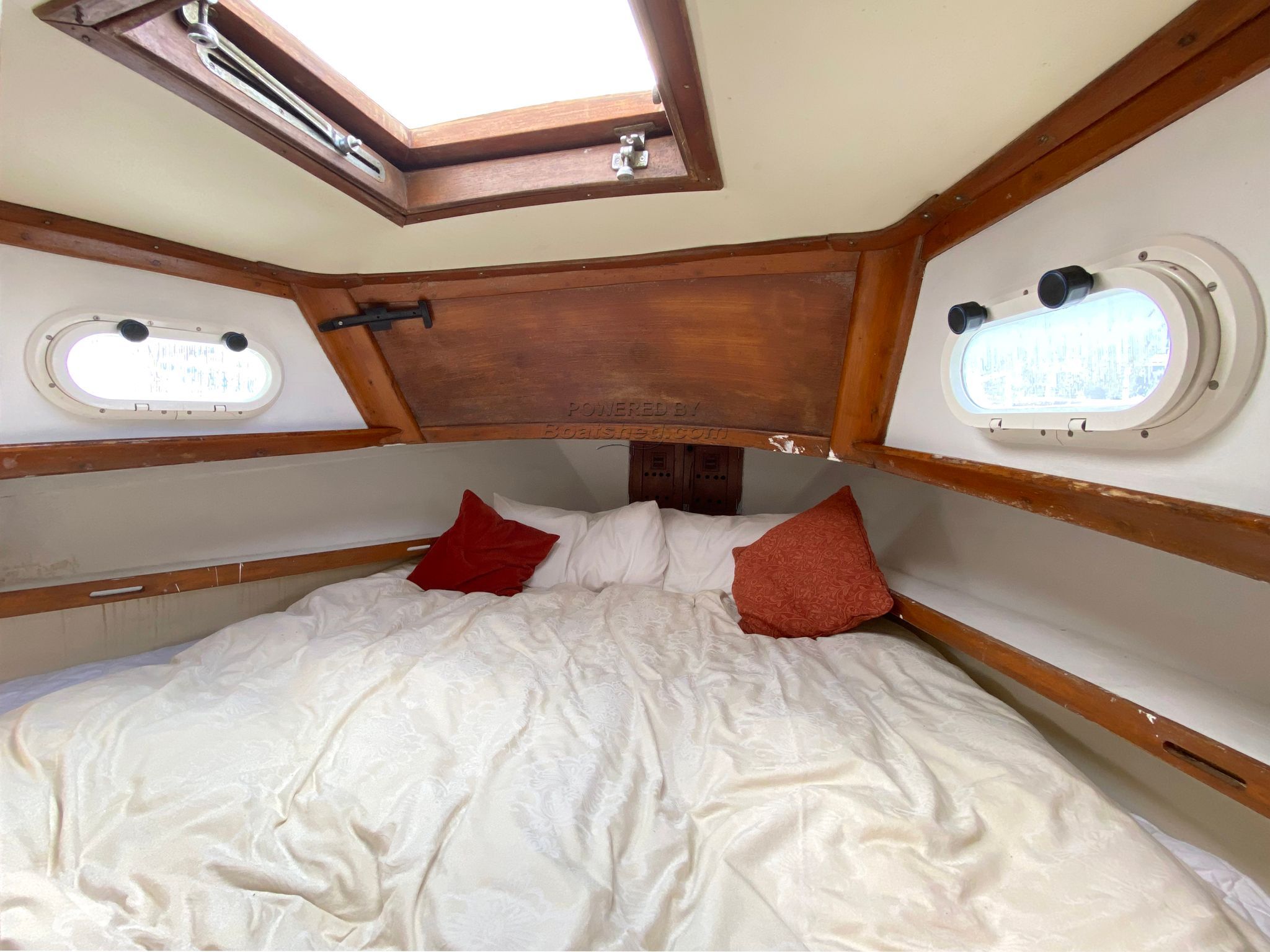 Houseboat 36ft with London mooring
